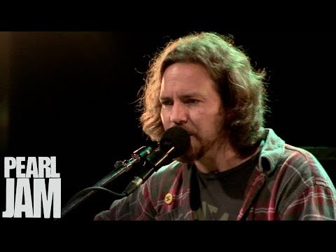 Youtube: "Society" (Live) - Eddie Vedder ft. Liam Finn - Water on the Road