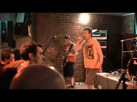 Youtube: Too Fat, Too Thin - Subhumans live.