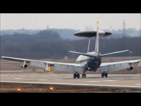 Youtube: BOEING 707 COMPRESSOR STALL - FLAMEOUT