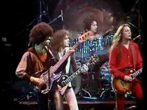 Youtube: [HQ] Thin Lizzy - The Boys Are Back In Town - Live and Dangerous [HQ]