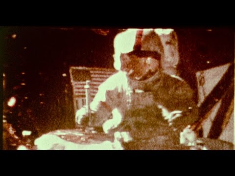 Youtube: Apollo 15 Hammer-Feather Drop