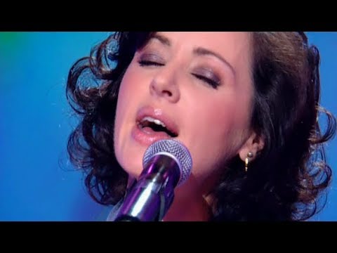 Youtube: Tina Arena - Les moulins de mon cœur/The Windmills of Your Mind (Live)