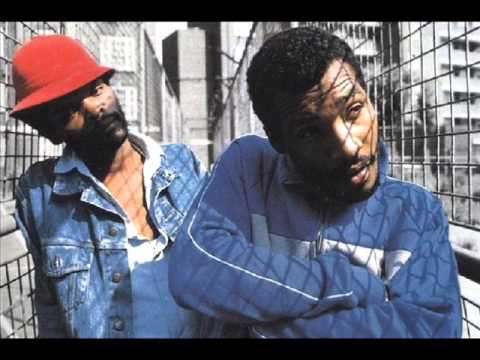 Youtube: Asher D & Daddy Freddy - Raggamuffin Hip-Hop