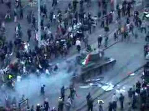Youtube: T-34 tank used in Budapest protests 2006
