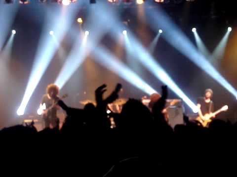 Youtube: Wolfmother - Sundial & Apple Tree Toronto 11/11/2009 Kool Haus