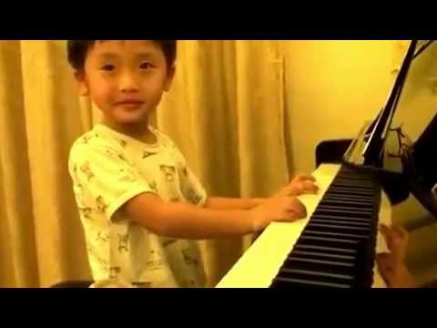 Youtube: 4 Year Old Boy Plays Piano Better Than Any Master