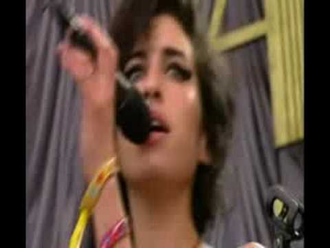 Youtube: Amy Winehouse - Cupid (Glastonbury 2007)