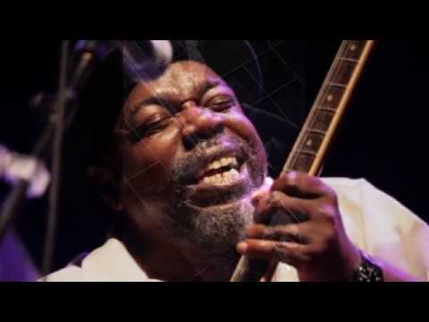 Youtube: Billy Branch & Lurrie Bell & The Sons Of Blues ~ Tribute (Modern Electric Harmonica Chicago Blues)