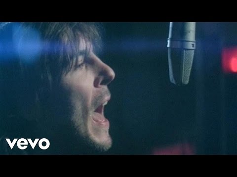 Youtube: Phoenix - Long Distance Call