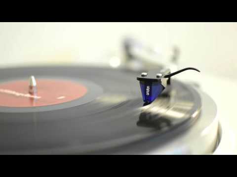 Youtube: Eric Clapton - Old Love (Live) - Vinyl - Ortofon 2M Blue