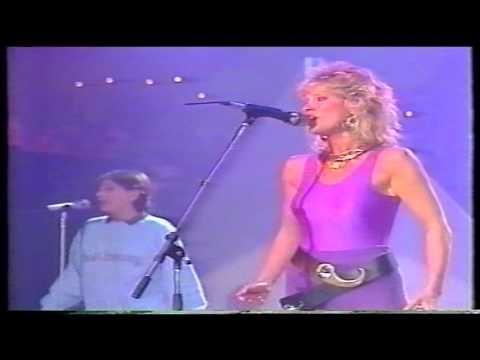Youtube: Peter's pop show 1985- Mike Oldfield & Anita Hegerland(Pictures in the dark)