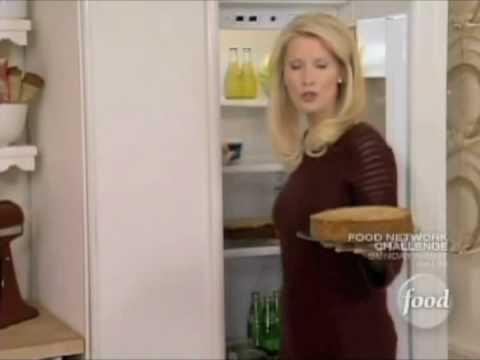 Youtube: Sandra Lee - Italian Wedding Cake