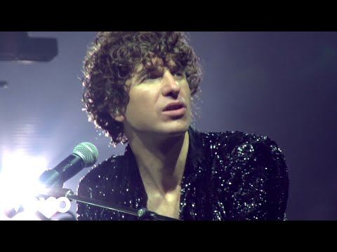 Youtube: The Kooks - See Me Now (Live At The O2 Arena, London)