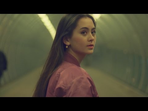 Youtube: Mad World - Tears for Fears (Cover by Jasmine Thompson)