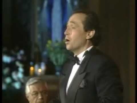 Youtube: Kyrie - Misa Criolla 1 - Jose Carreras