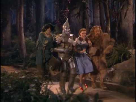 Youtube: Der Zauberer von Oz - The Wizard of Oz (1939) - Szene mit dem Lied "Wondeful Wizard of Oz"