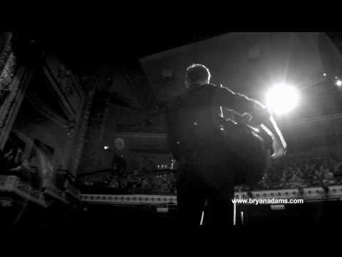 Youtube: Bryan Adams - Let's Make A  Night To Remember (live 2010)