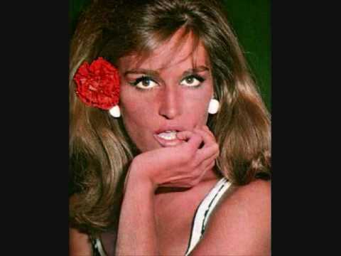 Youtube: 'La Vie en Rose' by Dalida