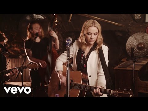Youtube: Amy Macdonald - This Is The Life (Acoustic / Drovers Inn Session)