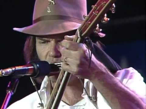 Youtube: Neil Young - Heart of Gold (Live at Farm Aid 1985)