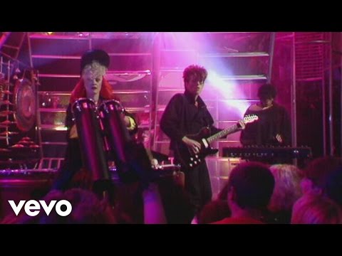 Youtube: Thompson Twins - Doctor! Doctor! [Top Of The Pops 1984] (Official Video)
