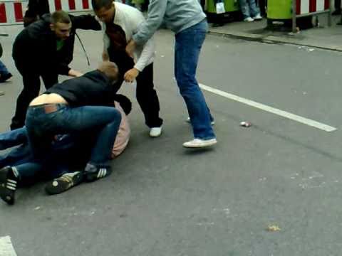 Youtube: Wiesn Oktoberfest 2010 Timo mitten in ner Schlägerei