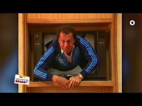 Youtube: Franz Beckenbauer ballert Ball AUS dem Fernseher