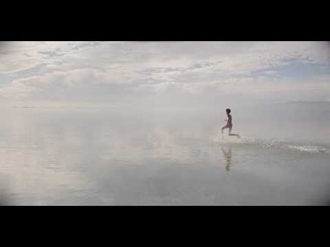 Youtube: Bat for Lashes – Carried my girl (Visualiser) – HELP(2)