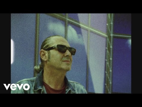 Youtube: Luca Carboni - Milano (Videoclip)