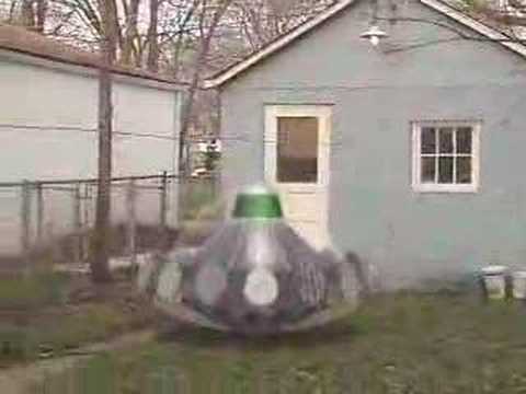 Youtube: UFO lands in my back yard