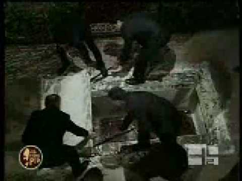 Youtube: Exhumation et exposition du corps de Padre Pio
