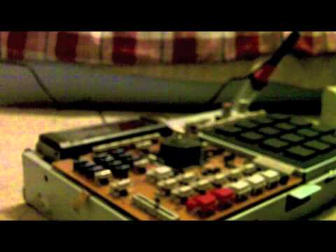 Youtube: HOW TO REPAIR AKAI MPC 2000XL classic midi production center