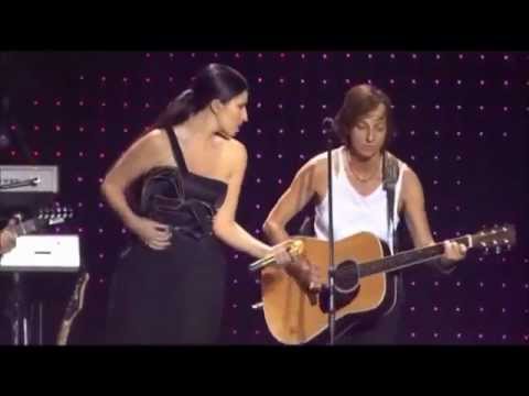 Youtube: Gianna Nannini ft Laura Pausini - Sei nell'anima [Live at San Siro] (Traducción en Español)