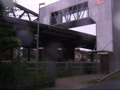 Youtube: people mover Berlin (Um-die-Ecke-Aufzug)