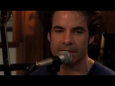Youtube: Wait for Me- Live from Daryl's House with Train