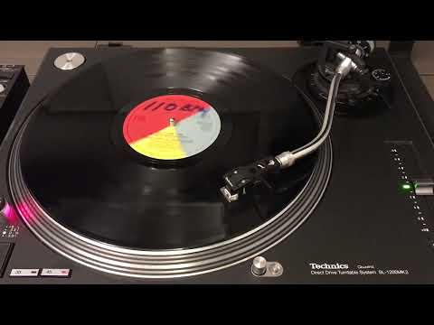 Youtube: Daryl Hall & John Oates - Say It Isn’t So (Special Extended Dance Mix)