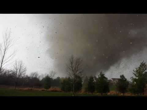 Youtube: Man films Tornado coming directly at him