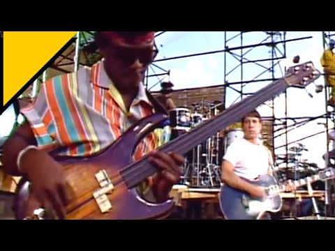 Youtube: Bakithi Kumalo's fretless Washburn bass through the years