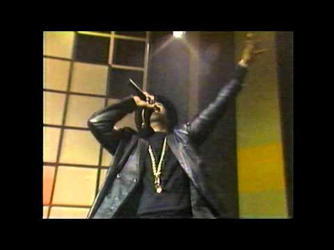 Youtube: Run DMC At The AMA's Old School-Walk This Way