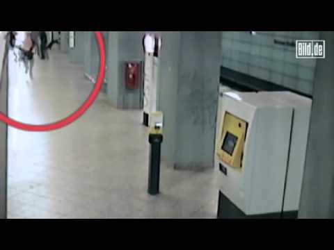 Youtube: BRD 2011: wieder jemand halb totgeschlagen in der Berliner U-Bahn