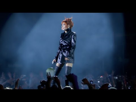 Youtube: Mylène Farmer - Désenchantée (Stade de France Live)