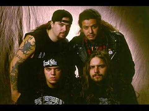 Youtube: Sepultura E Pavarotti - Roots Bloody Roots
