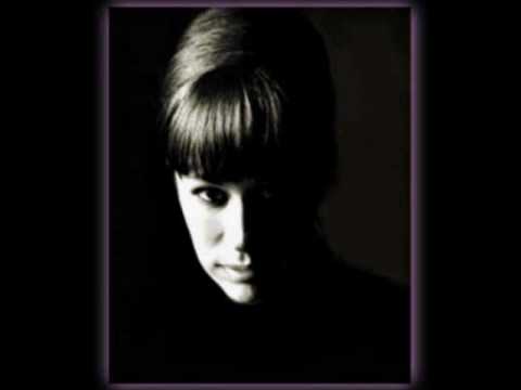 Youtube: Astrud Gilberto Featuring Chet Baker - FAR AWAY