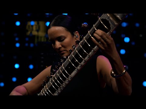 Youtube: Anoushka Shankar - Boat To Nowhere (Live on KEXP)