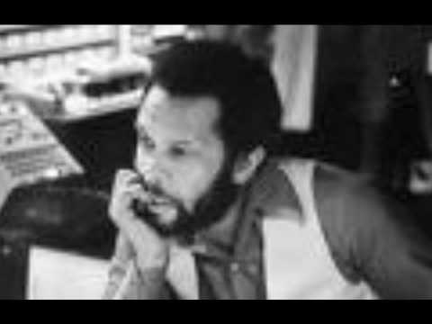 Youtube: Roy Ayers-In The Dark