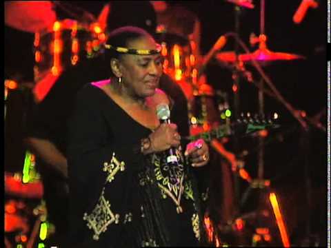 Youtube: Miriam Makeba - Pata Pata (Live At The North Sea Jazz Festival 2002)