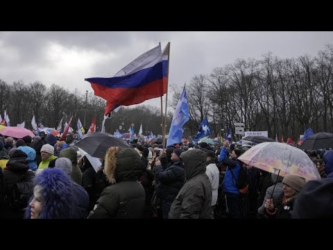 Youtube: "Friedensdemo" oder "Friedensschwurbler"? Wagenknecht spricht von 50.000 Protestierenden
