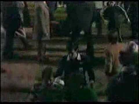 Youtube: Celtic fans attack Rapid Vienna players 1984