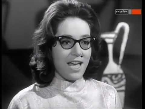 Youtube: Nana Mouskouri - Weiße Rosen aus Athen (1.Version mit Film - 1961)