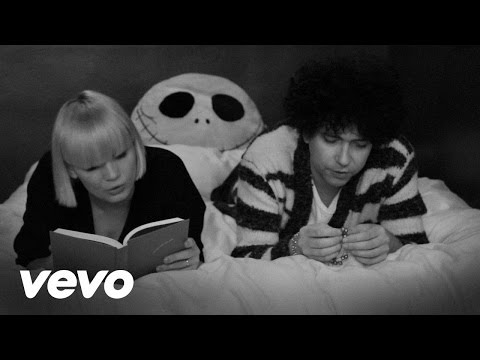 Youtube: The Raveonettes - The Christmas Song